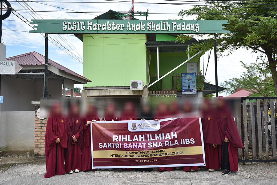 Santri SMA RLA IIBS Menjadi Pengajar Tamu di SDSIT Karakter Anak Shalih Padang